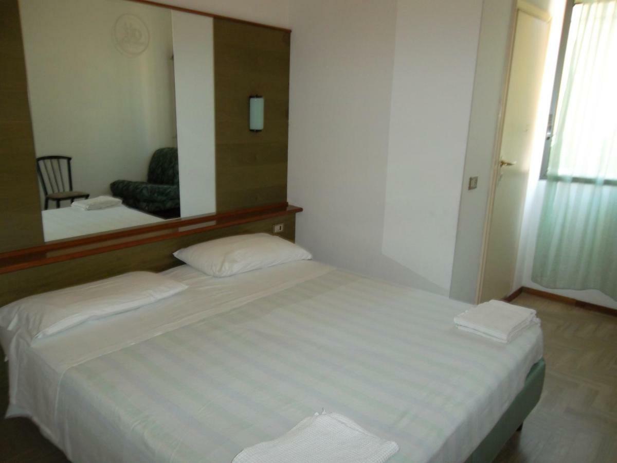 Hotel Otello Punta Marina Eksteriør billede