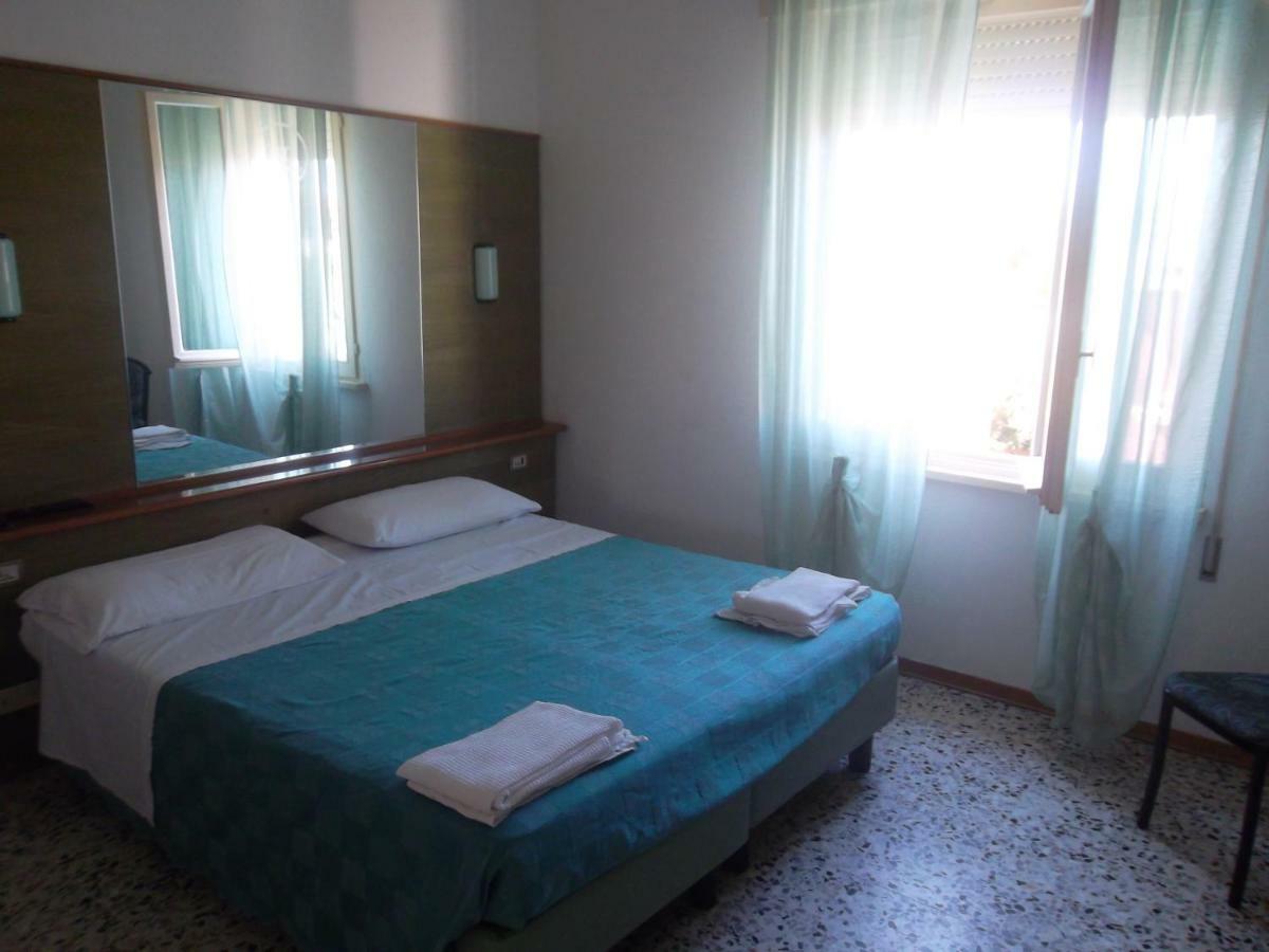 Hotel Otello Punta Marina Eksteriør billede