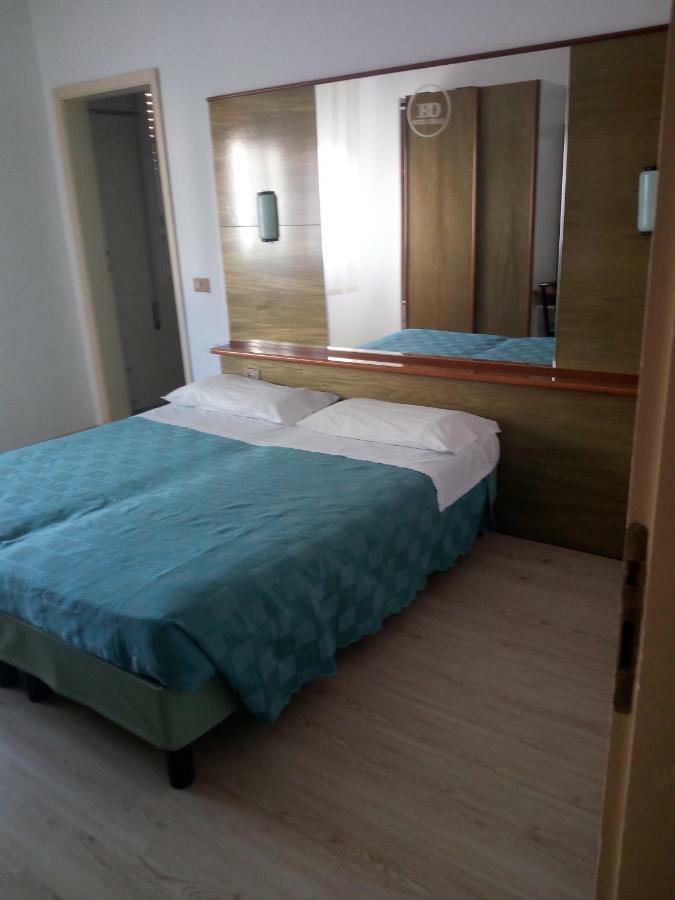 Hotel Otello Punta Marina Eksteriør billede