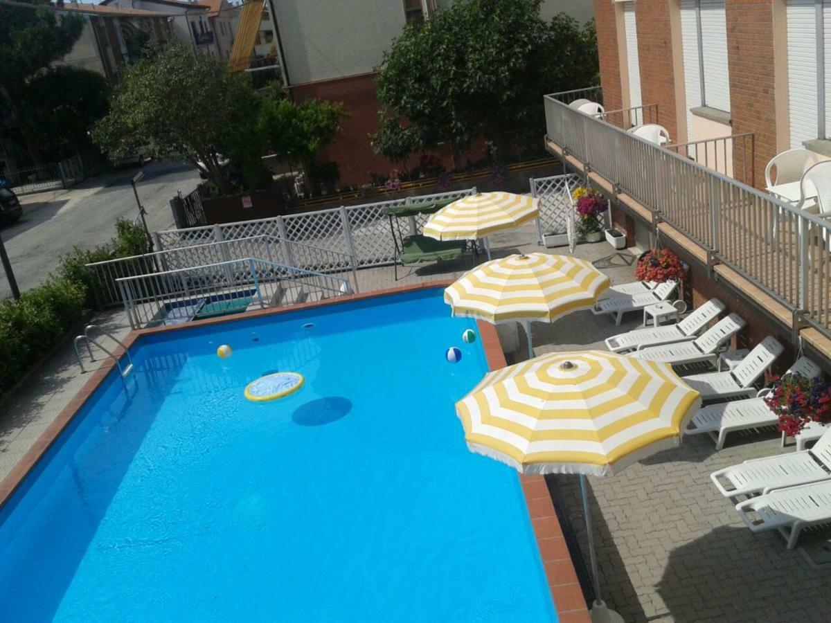 Hotel Otello Punta Marina Eksteriør billede